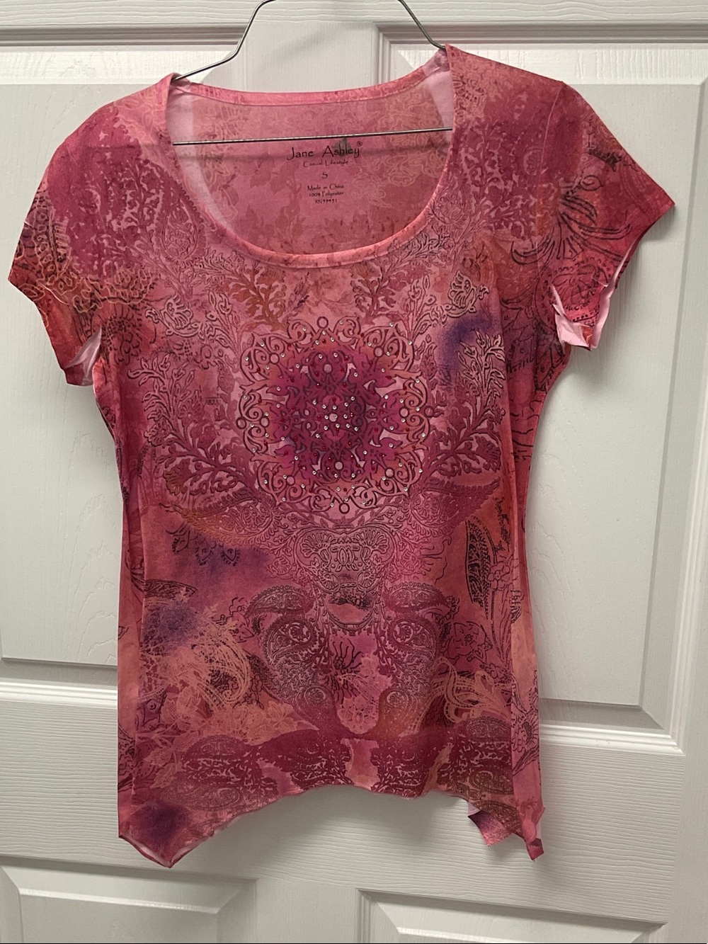 Jane Ashley Pink Medallion Floral Scoop Neck Tee